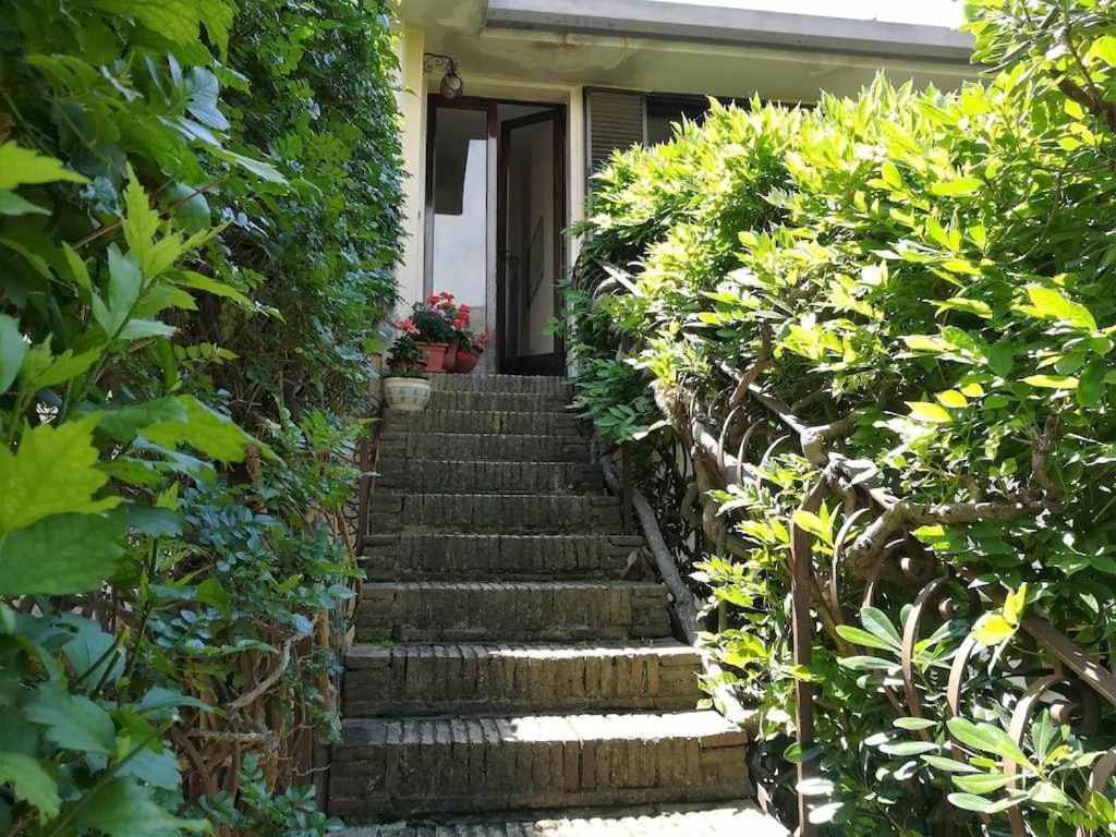 Apartamento Casa Dinky Attico Con Terrazza Vista Mare Formia Exterior foto
