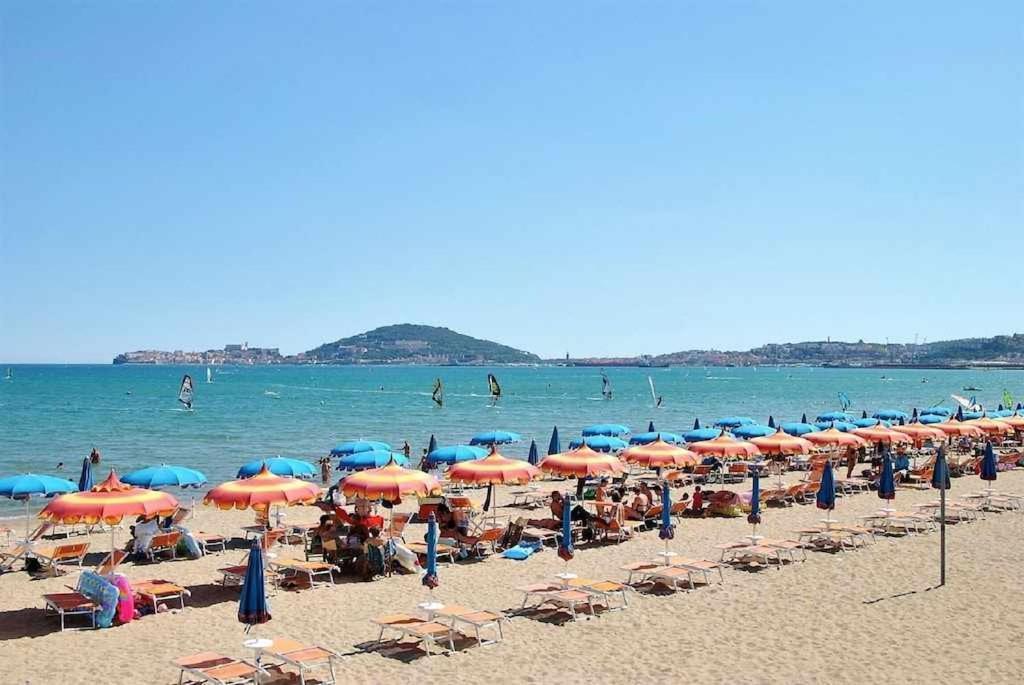 Apartamento Casa Dinky Attico Con Terrazza Vista Mare Formia Exterior foto
