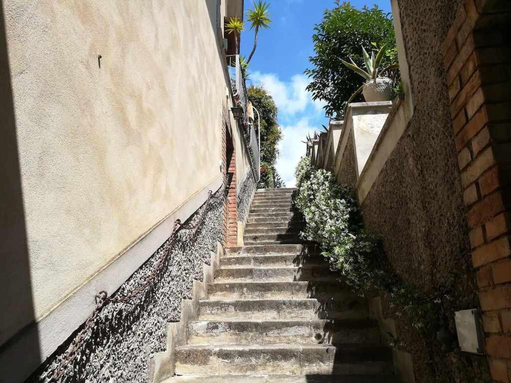 Apartamento Casa Dinky Attico Con Terrazza Vista Mare Formia Exterior foto